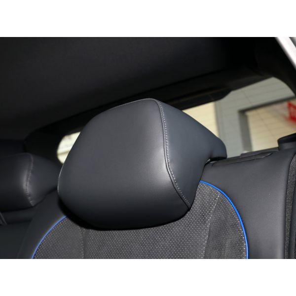 VW Tiguan L à essence 100 km Volkswagen Tiguan 4 cylindres SUV moyen