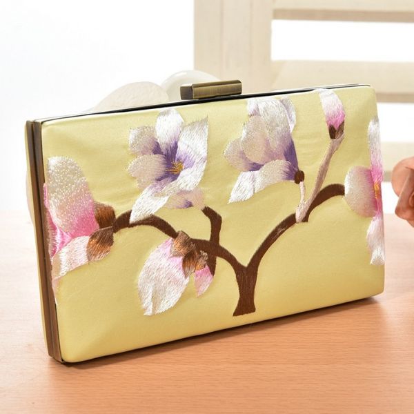 Evening bag retro hand-embroidered silk embroidered clutch bag banquet evening bags new Japanese and Korean
