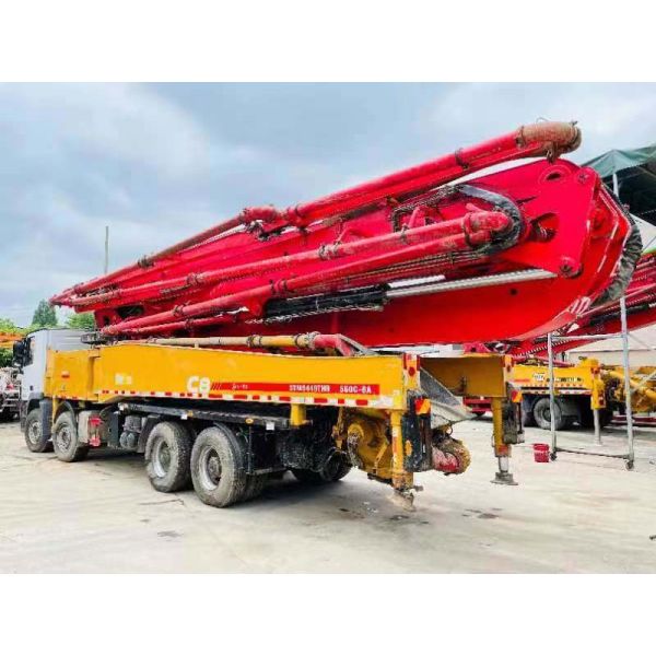 2019 Mobile Pipeline Cement Pump 56m Spare Parts Avaliable for Concrete Pump