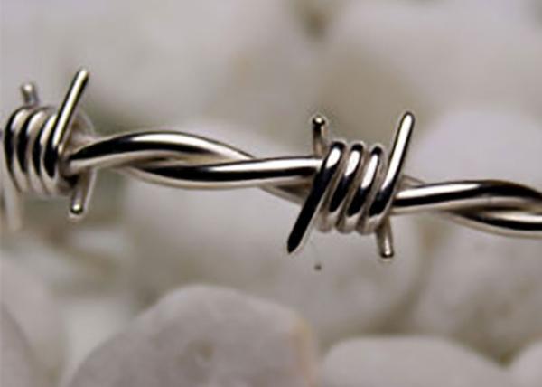 Barbed wire farm fencing  Security Fence hot dipped galvanized