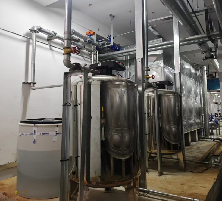 Food Grade 304 Stainless Steel Reverse Osmosis Water Treatment System 99% Desalination Rate