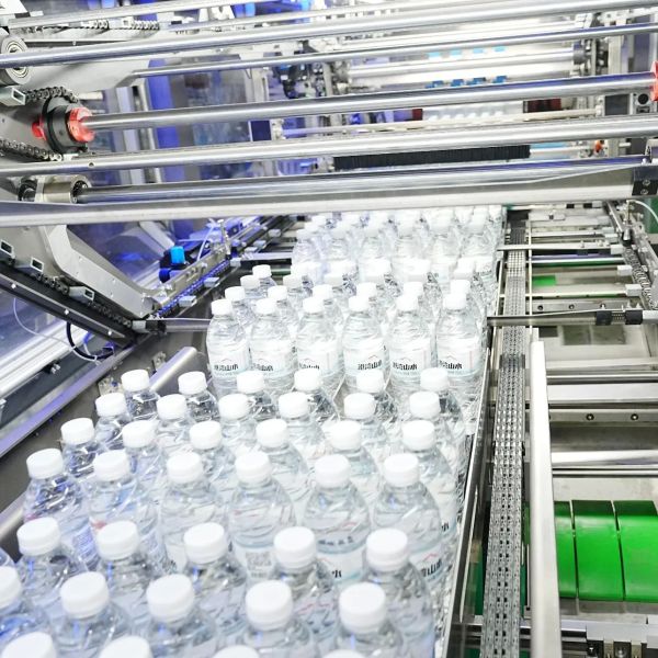 効率的な包装のための、30kW主機電力と160kWシュリンク機電力の自動フロー包装機