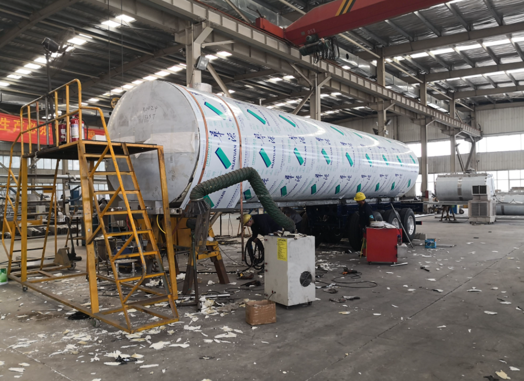 220V/380V/440V Напряжение SUS304/316L Транспортный грузовик для молока для требований клиента