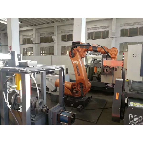 DIN 17245 Flanged Globe Valve Medium Steam Wheel Carbon Steel Silvery White