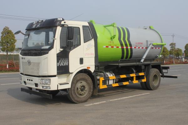 18000kg Jiefang J6L Sewage Suction Truck Vehicle Diesel Manual Transmission