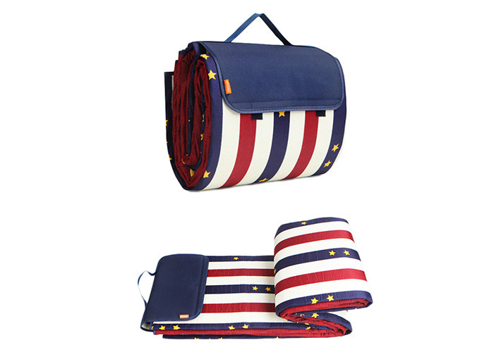 Проложенное одеяло на открытом воздухе одеяла пикника располагаясь лагерем водоустойчивое для спать