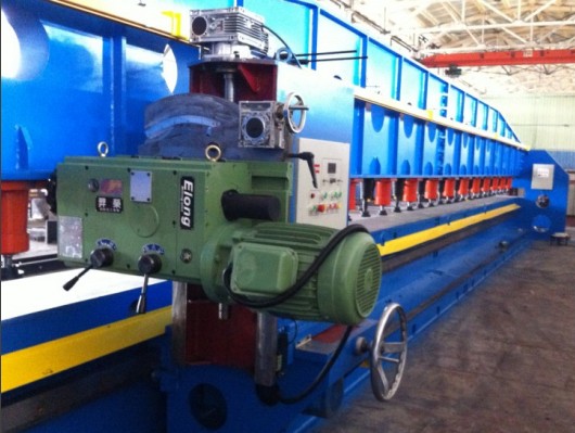 Длина поверхности 12000mm паза машины плиты гидровлического давления скашивая