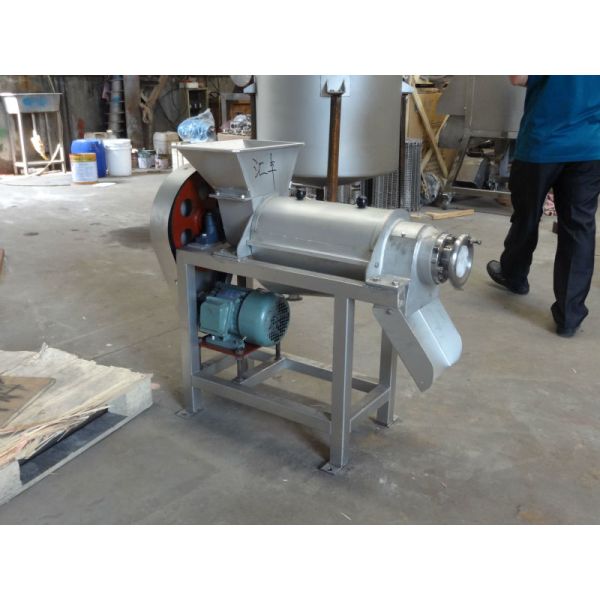 Easy to Operate Industrial Lemon Squeezer with Crushing Function and 370 KG Capacity