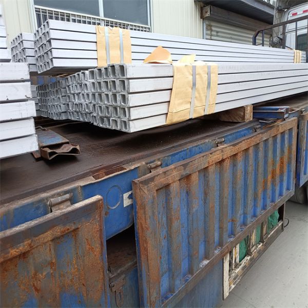 Яркий канал горячекатаные 6m раздела нержавеющей стали u