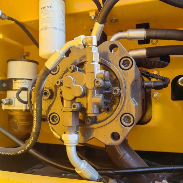 30 Tonnage Used Volvo EC300 Excavator 1.3m3 Bucket Capacity Good Quality