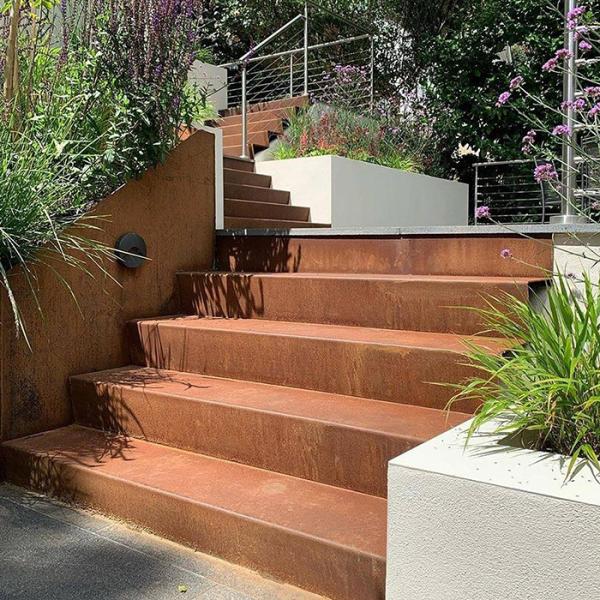Escaliers en acier Corten sur mesure pour l'architecture extérieure