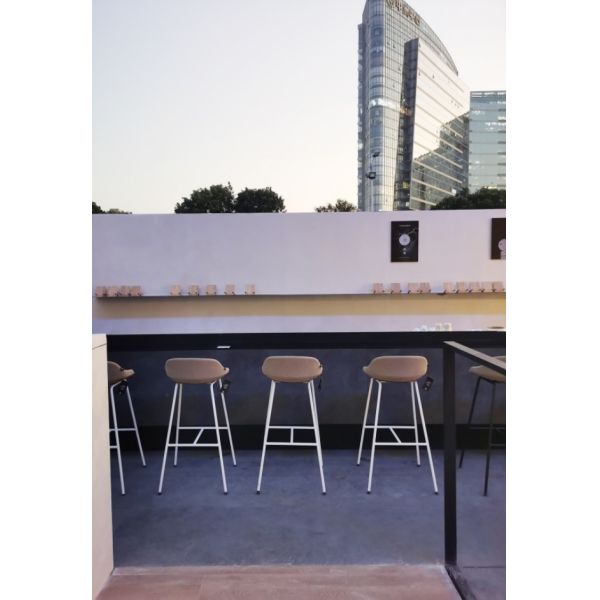 Elegant Grain Leather Counter Stools Powder Coated Steel Frame For Cafe