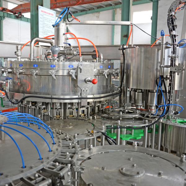 A água de soda automática que enche a garrafa 2000-36000 pela hora engarrafou a máquina de enchimento carbonatada da bebida