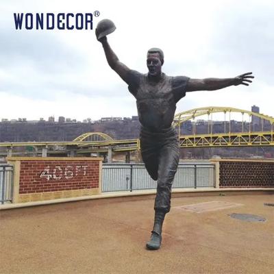 Статуя спортсмена скульптуры 180cm статуй на открытом воздухе квадрата бронзовая