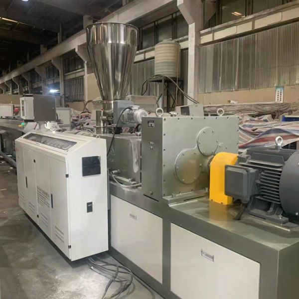 50kg/H PVC Tube Machine 65mm Screw Diameter Planetary Cutting Type