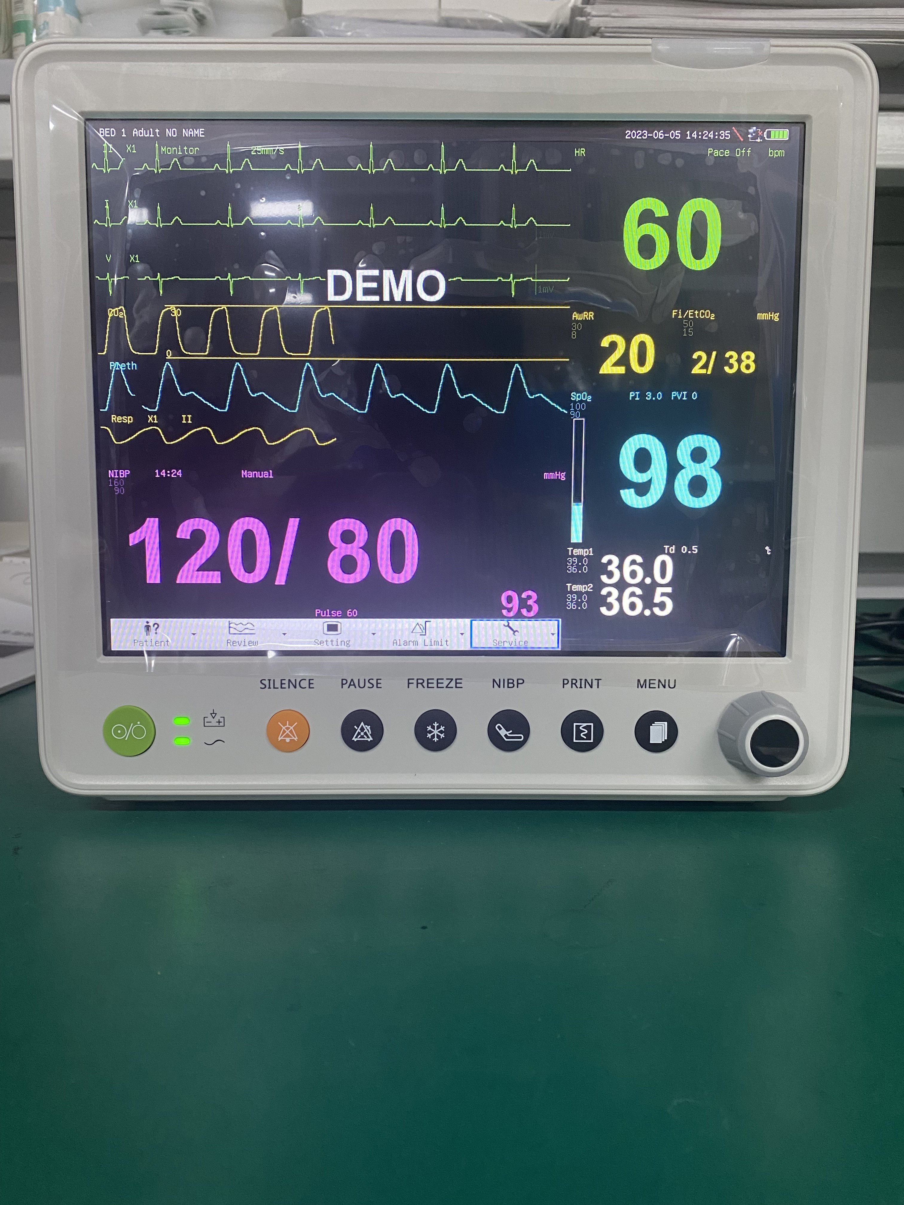 Портативный терпеливый монитор с параметрами PR ETCO2 ECG NIBP SPO2 RESP TEMP