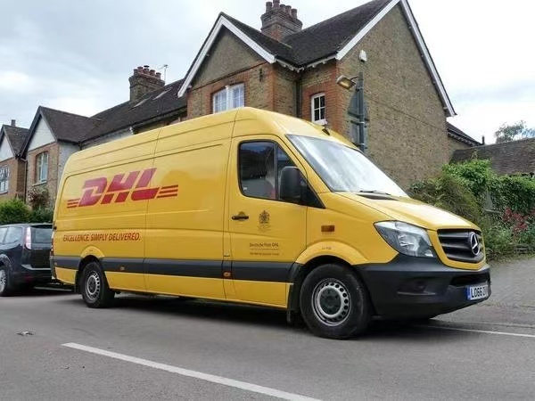 International Express | DHL One-Click Door-to-Door.