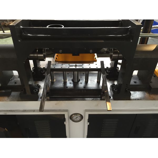 Dual Station Dual Head Tube Shrinking Machine Automatic For Diverse Industries