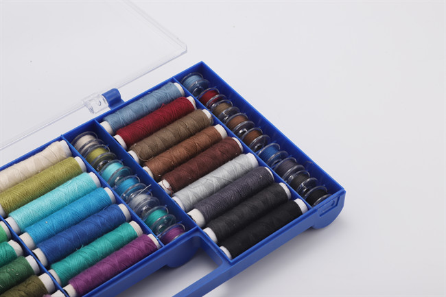 Хранилище коробки из швейной нитки 64 цвета Полиэстер 32 PCS Швейная нитка катушки и 32 PCS Передняя закрутка Боббины цвет