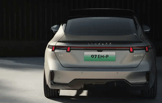 Today Newest Lanched LYNK& CO 07 EM-P 126km Long Range Pro PHEV 160 KW Electric Motor & 350N.m Torque New Energy Vehicle
