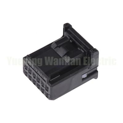 12 Pin 1379662-1 Conectores para automóveis Luzes de leitura de automóveis Lâmpada de mapa Com terminais Série 0.7