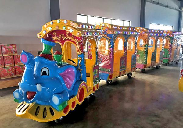 Small Electric Trackless Train Party Train Entertainment CE Approved