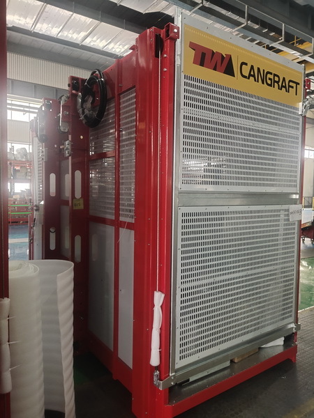 Building site rack and pinion construction hoist, 110kw, 300m lifting height, hot dip galvanized, 300m rack and pinion hoist,