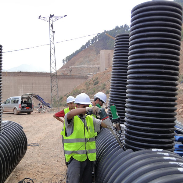 Сталь высокой жесткости производственной линии ID3000mm SN8 трубы из волнистого листового металла SRPCP усилила