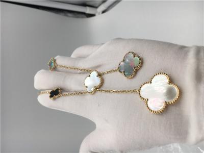 colar dada forma flor do ouro 18k amarelo, colar mágica de Van Cleef Arpels Alhambra
