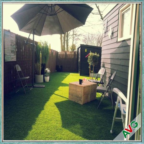 Anti eficaz - grama artificial exterior UV para a cidade ou a rua Lanscaping