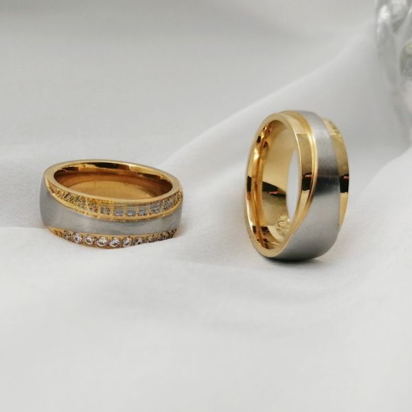 Cadeau de mariée CZ Anneaux de mariage en acier inoxydable ensemble d'or blanc plaqué 7 mm