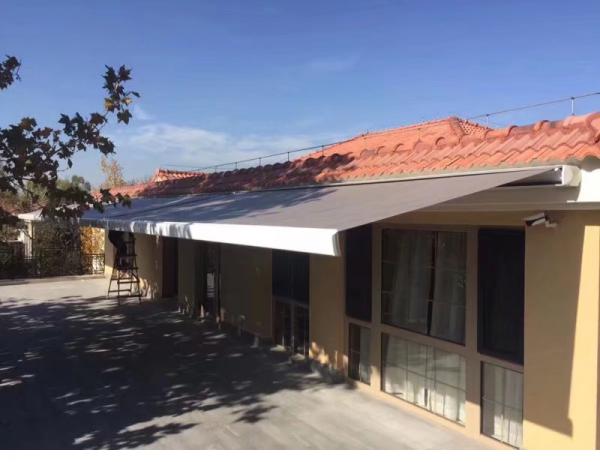 Dossel retrátil de alta qualidade motorizado do toldo da gaveta completa