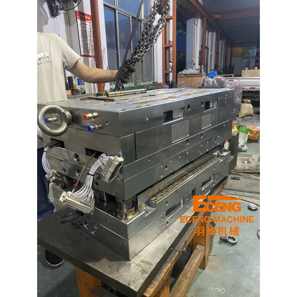 4Cr13 SS PET Bottle Mould 730x450x480mm Injection Molding