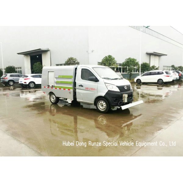 Mini High Pressure Washing Truck For Road Washing and Jetting Sewer 1000 Liters