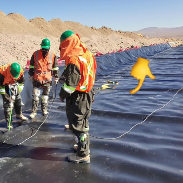 Геомембрана из 1 мм HDPE для прудового линера Рыбная ферма прудовый линер 0,7 мм Водонепроницаемые геомембраны