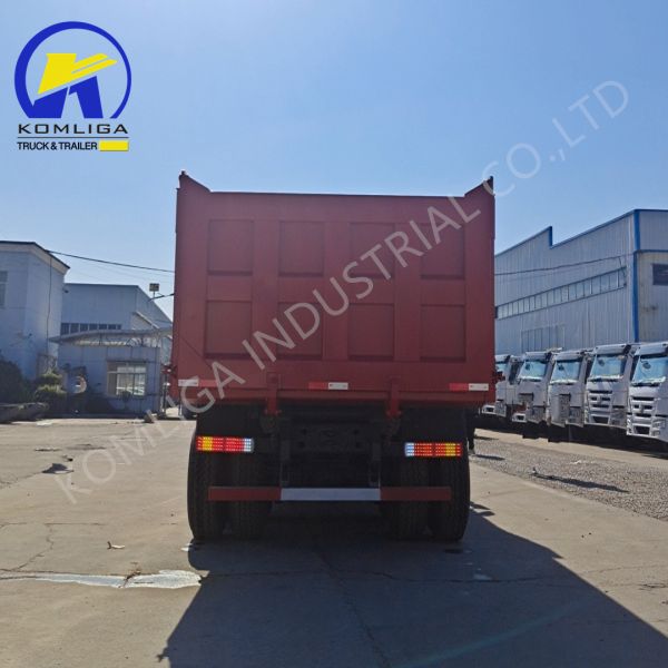 Used Sinotruk HOWO Dump Truck with Ventral Tipper Hydraulic Lifting in Good Condition