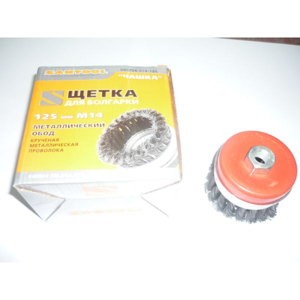 4 Inch OD Durable Knotted Wire Cup Brush 30mm Wire Length With Semi Twisted