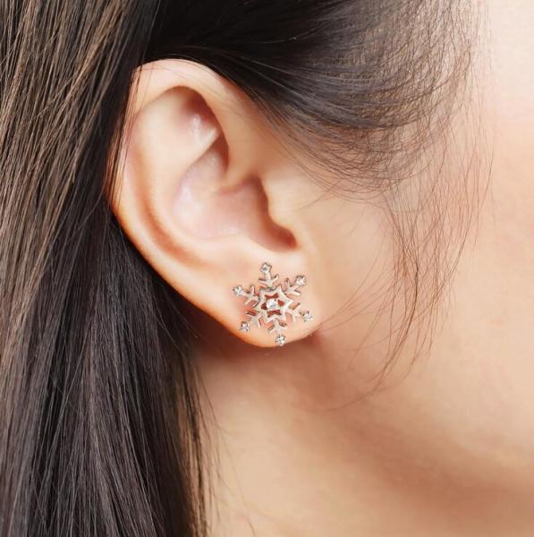 Christmas gift dainty jewelry fashion ear piercing jewelry crystal stainless steel snowflake earrings