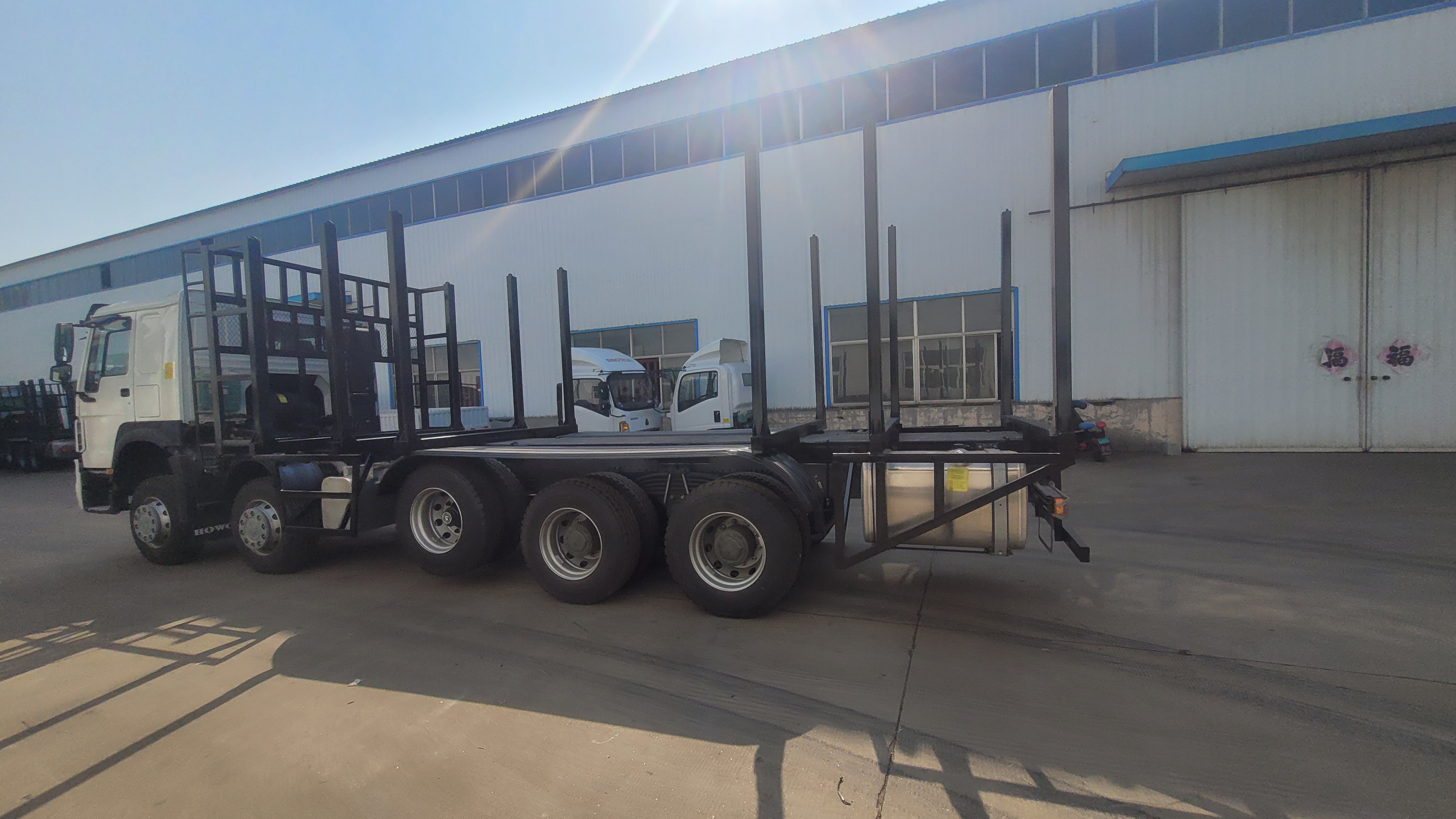SINOTRUK Log Truck Equipment Weichai Engine 10x4 350 л.с. 13 тонн тяжелой древесины