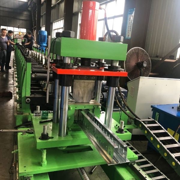 Крен палубы пола привода с цепной передачей формируя машину с гидравлической силой 7.5KW станции 4KW