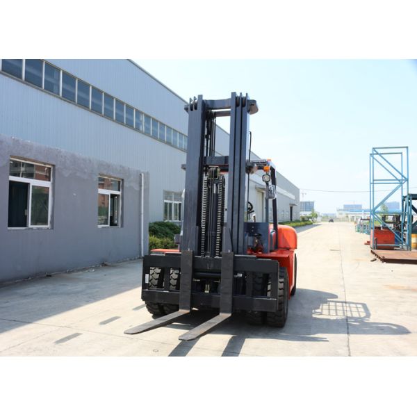 Heavy Duty Driving Axle Diesel Powered 6 Ton Warehouse Forklift Trucks 1220 * 150 * 55 mm Fork Size
