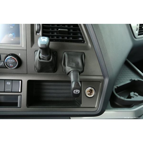Boutique Used Truck Head FAW Jiefang J7 Heavy Truck 560HP 4X2 Tractor Truck 's Choice