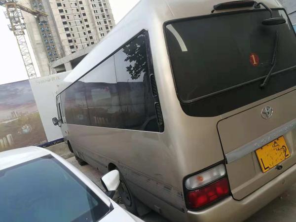 A pousa-copos usada original de 100% Toyota, japonês usou ônibus com 23 assentos