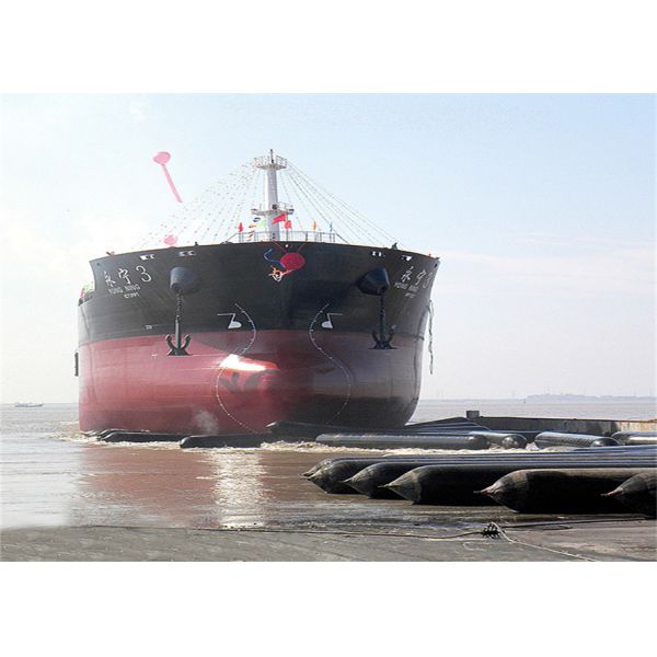 Marine Rubber Fender With 50Kpa And 80Kpa Internal Pressure In Black With Yellow Stripes For Superior Shock Absorption