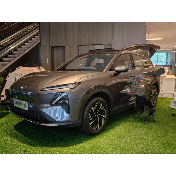 Tiempo de carga 0,5 horas Wuling XingguangS SUV de coche eléctrico de largo alcance 2024