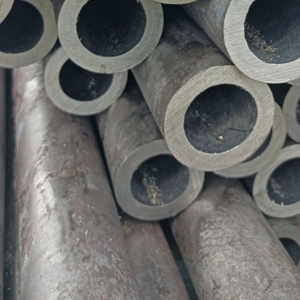 Tube sans couture ASTM A53 A106 gr. B A210 E355 St52 de tuyau d'acier d'alliage laminé à chaud de carbone