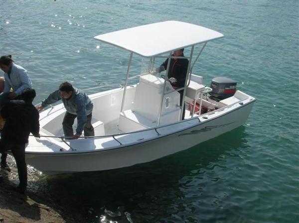 6 M Fiberglass Hull Pontoon Fishing Boats , 6 Person Inflatable Boat With Center Console