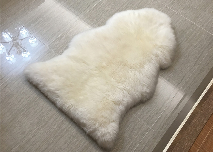 Шубнина 70 кс110км Ламбскин волос неподдельного белого половика овчины длинная определяет часть