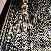 Exemple de personnalisation Réseau de rideau métallique de couleur noire pour restaurant salon cloison décorative chaîne de liaison de clôture de treillis