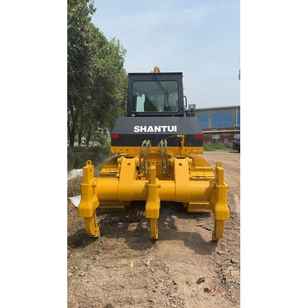 Used SD22 Bulldozer with Diesel Engine and Sumitomo Hydraulic Cylinder